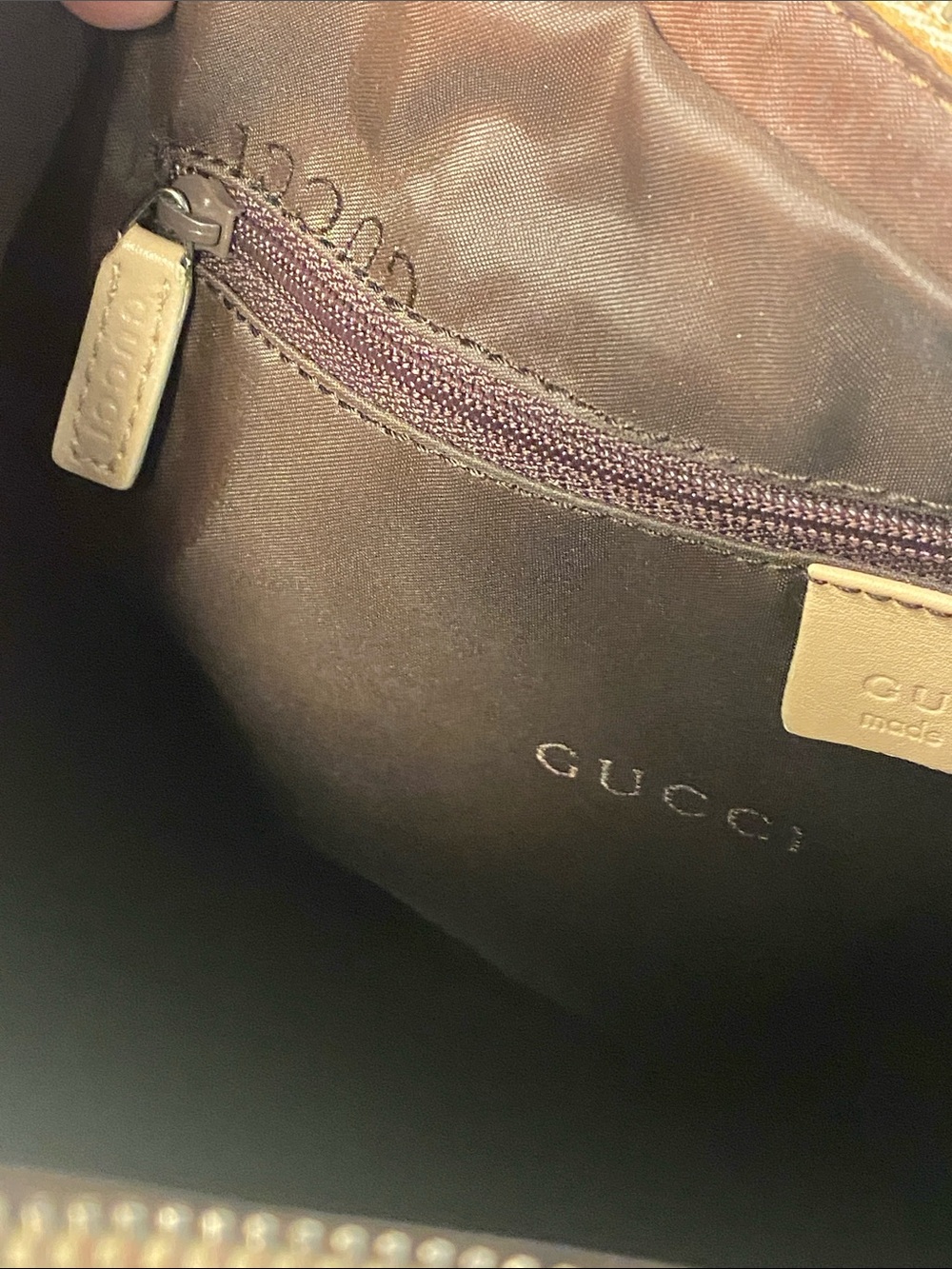 GUCCI 1990’s Tom Ford Calfskin Leather Shoulder Bag In Ivory - Picture 14 of 17